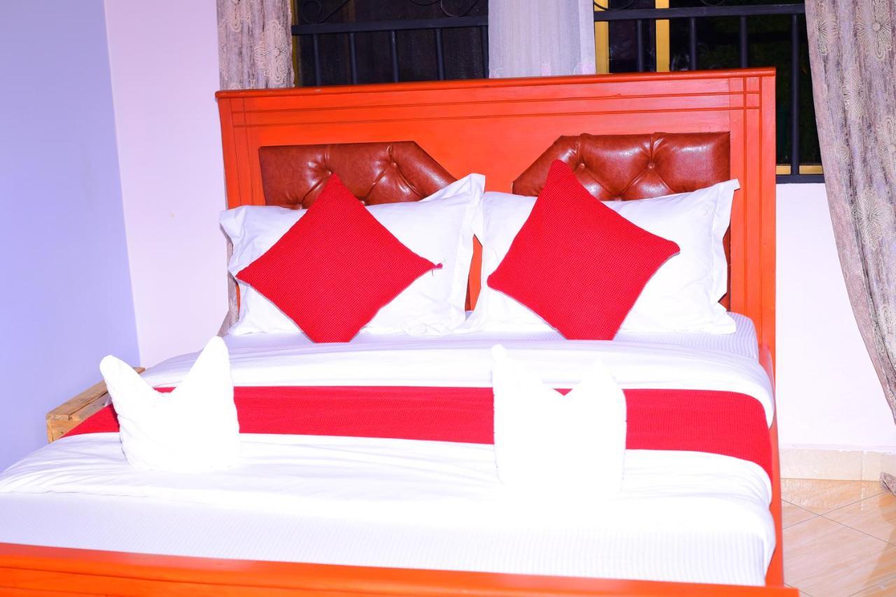 Safari Park House Bed & Breakfast Arusha Ngoại thất bức ảnh