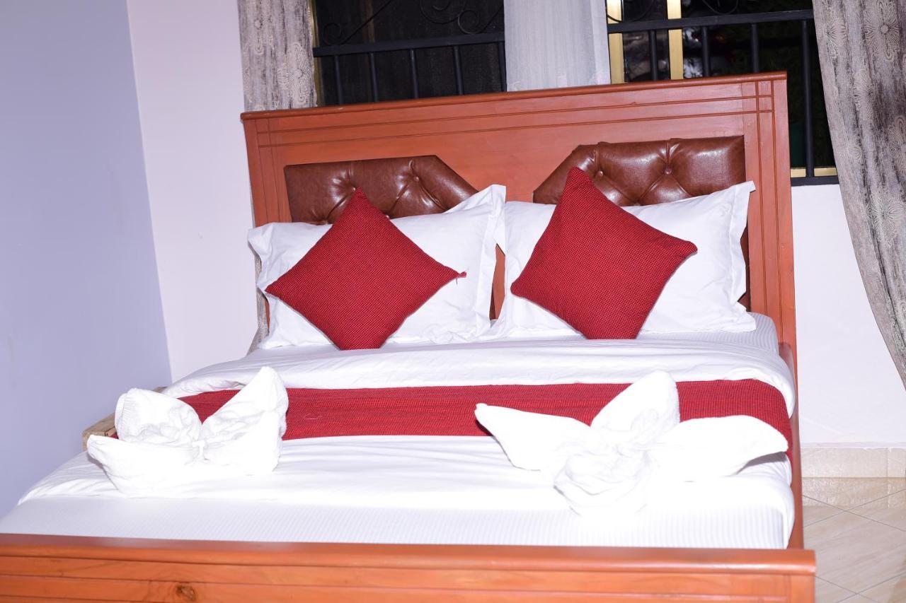 Safari Park House Bed & Breakfast Arusha Ngoại thất bức ảnh