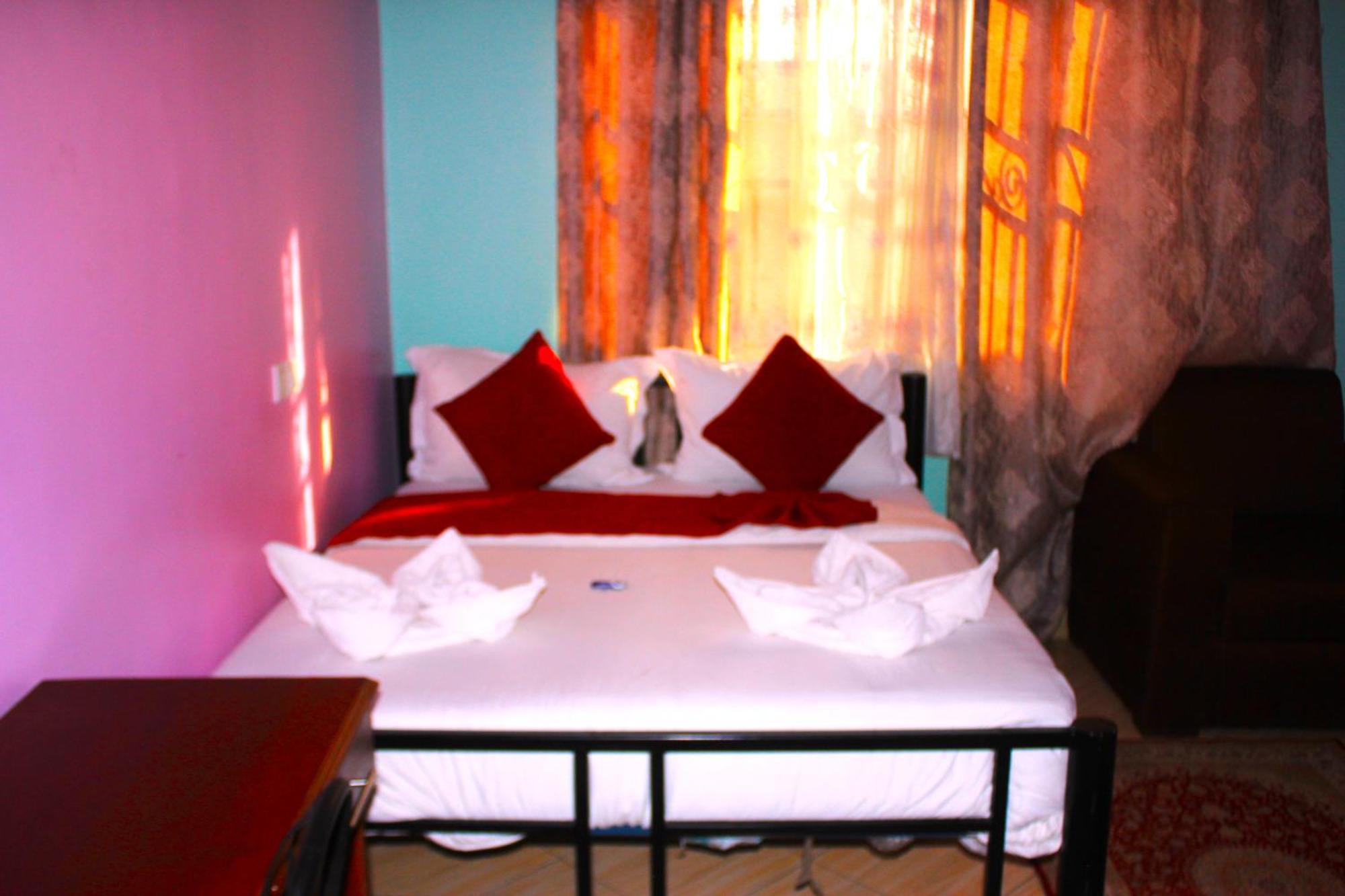 Safari Park House Bed & Breakfast Arusha Ngoại thất bức ảnh