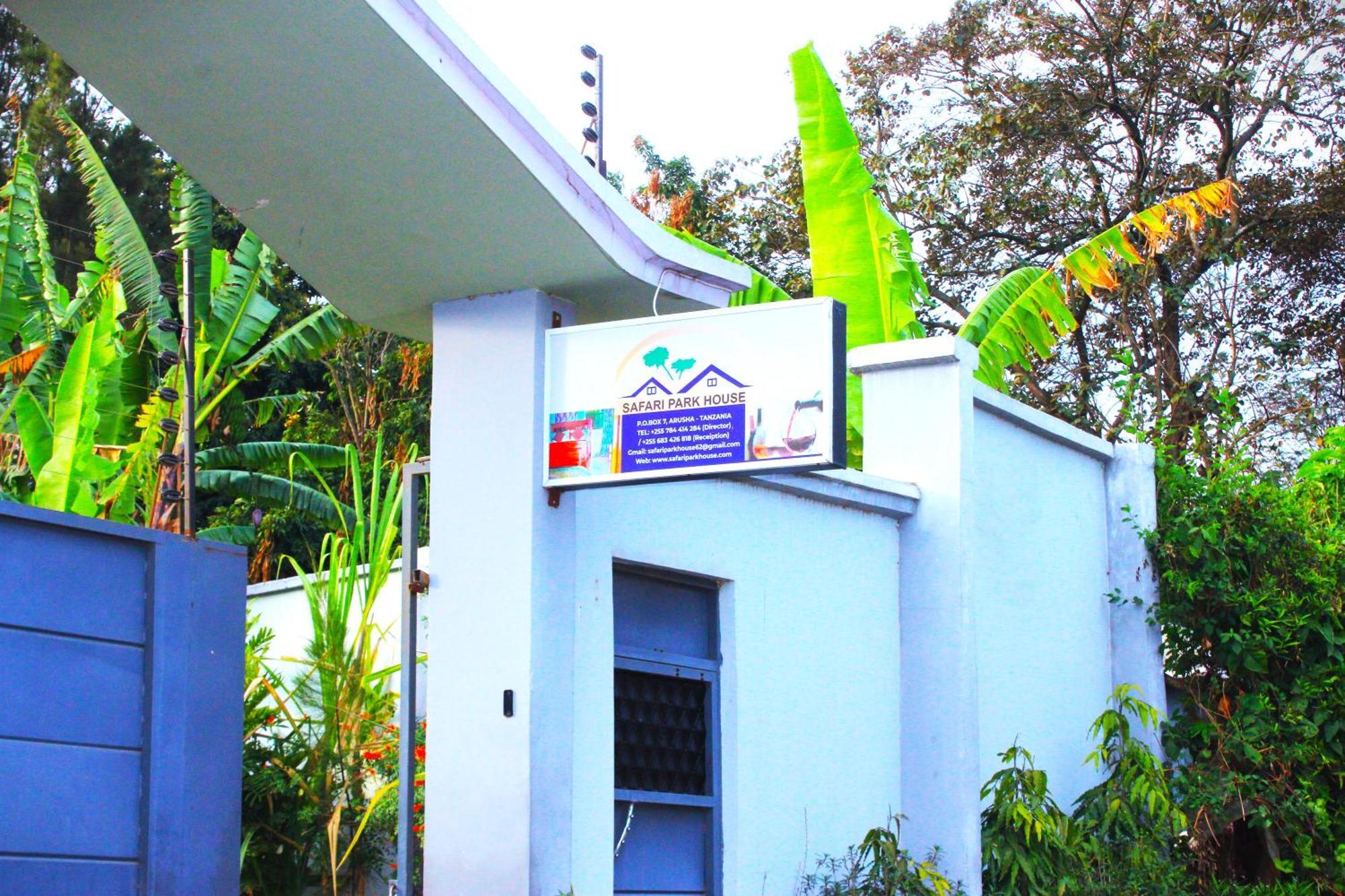 Safari Park House Bed & Breakfast Arusha Ngoại thất bức ảnh